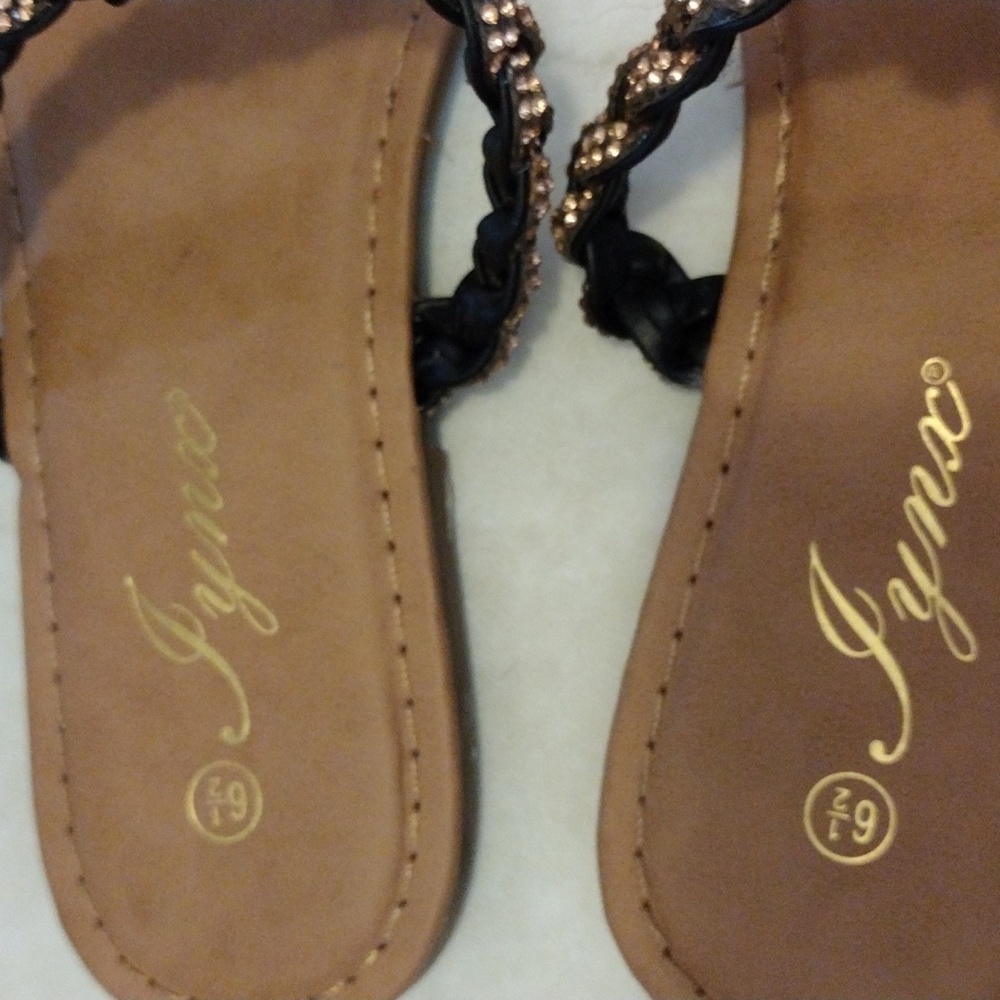 Iynx sandals. - Picture 4 of 5